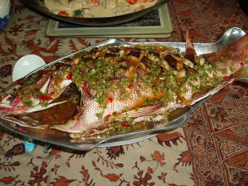 Deep Fried Fish With Garlic Sauce, 'Pla Kapong Keemao'