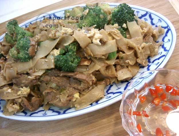Thai Stir-Fried Wide Rice Noodles, 'Pad Si-iew'