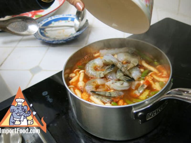 Thai Sweet & Sour Chicken Soup, 'Kaeng Som Gai'