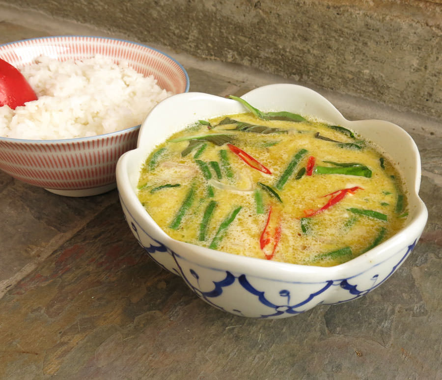 Thai Green Curry Chicken - Mae Pranom