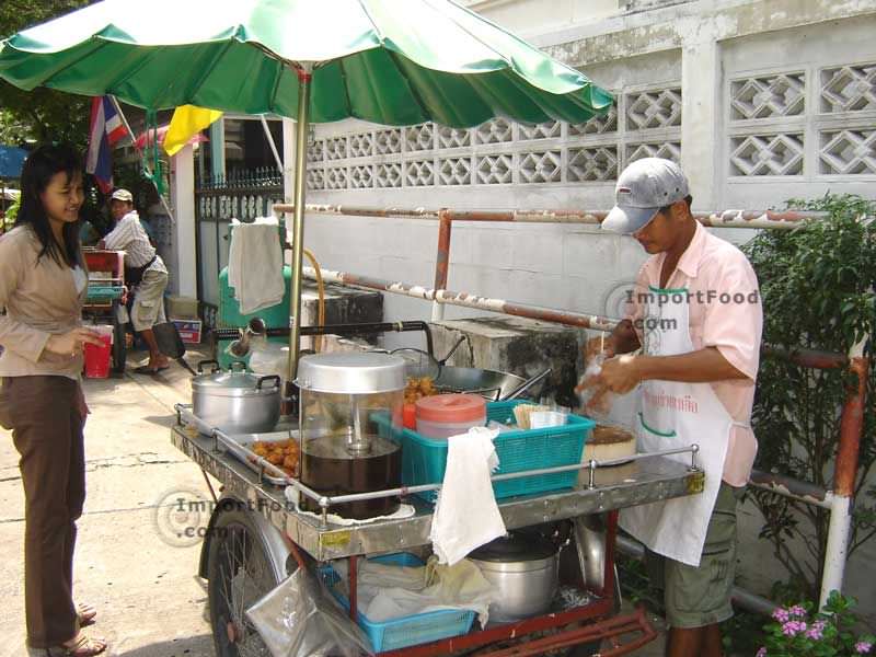 Thai Street Vendor Wok, 14 inch - ImportFood