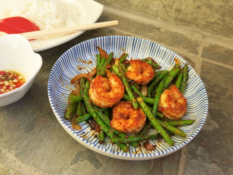 Fried Red Curry Asparagus and Prawns - Mae Pranom