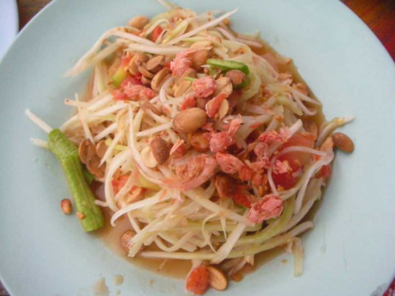 Thai Green Papaya Salad (Som Tam)