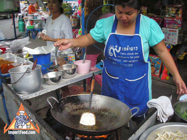 Thai Street Vendor Wok, Large (18 inch) - ImportFood