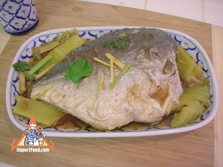 Fish in salted soybean with ginger pla tao cheo