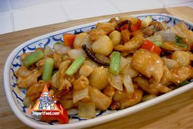 Cashew chicken gai pad med mamuang himaphan