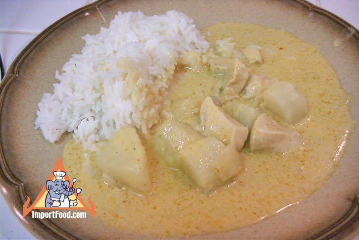 Yellow curry chicken gaeng karee gai