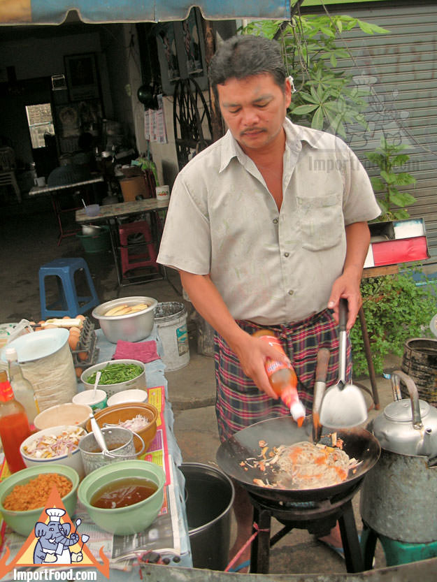 Thai Street Vendor Wok, 14 inch - ImportFood