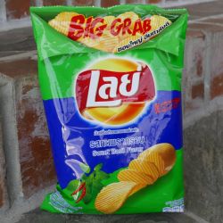 Thai Lays Potato Chips, Salted Egg Flavor, 46 Gram :: ImportFood