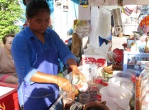 Thai Iced Tea and Coffee Vendor in Bangkok