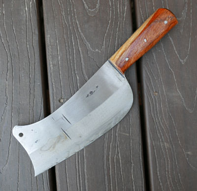 https://importfood.com/media/zoo/images/machete-cleaver-1_797f02bc30f939404739b1ea0d77722f.jpg