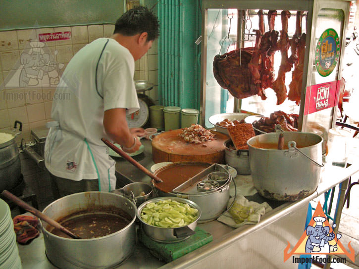 Bangkok Vendor Offers BBQ Red Pork in Gravy