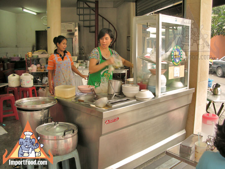 Bangkok Vendor Prepares Specialty Noodle Soup