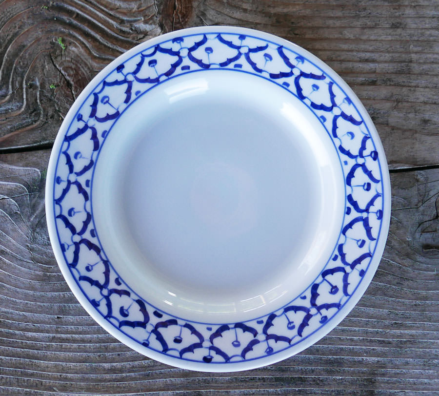 Thai Ceramic, dinner plate 9.5