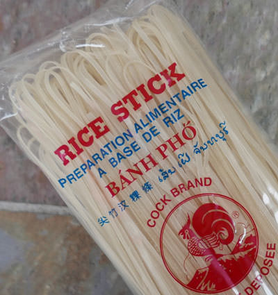 https://importfood.com/media/zoo/images/rice-stick-3mm-main_a2cbf0d165f86631b3a2d290c5049dd3.jpg