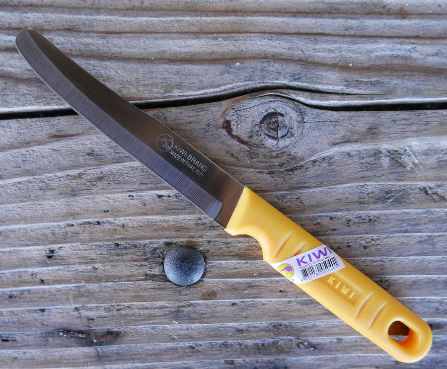 8.5 round-point knife, Kiwi, plastic handle - ImportFood